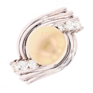 Bague diamants 0.28 carat et perle de culture en or blanc