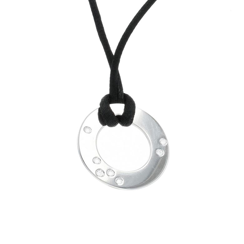 Pendentif or gris diamant (s) signé DINH VAN Pendentif or gris diamant (s) signé DINH VAN