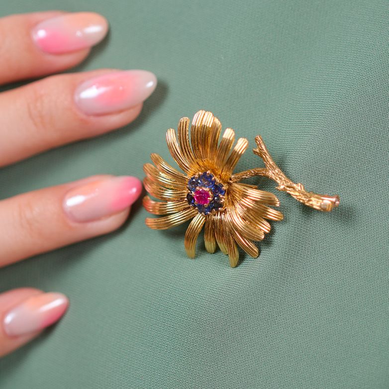 Broche or jaune Rubis Vintage et saphirs Broche or jaune Rubis Vintage et saphirs