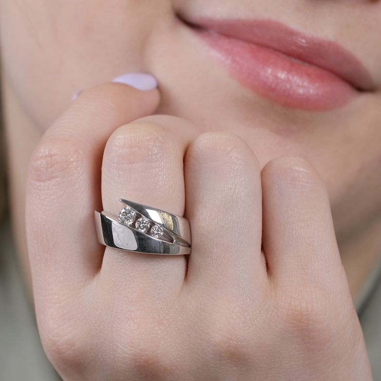 Bague or gris diamant (s) 