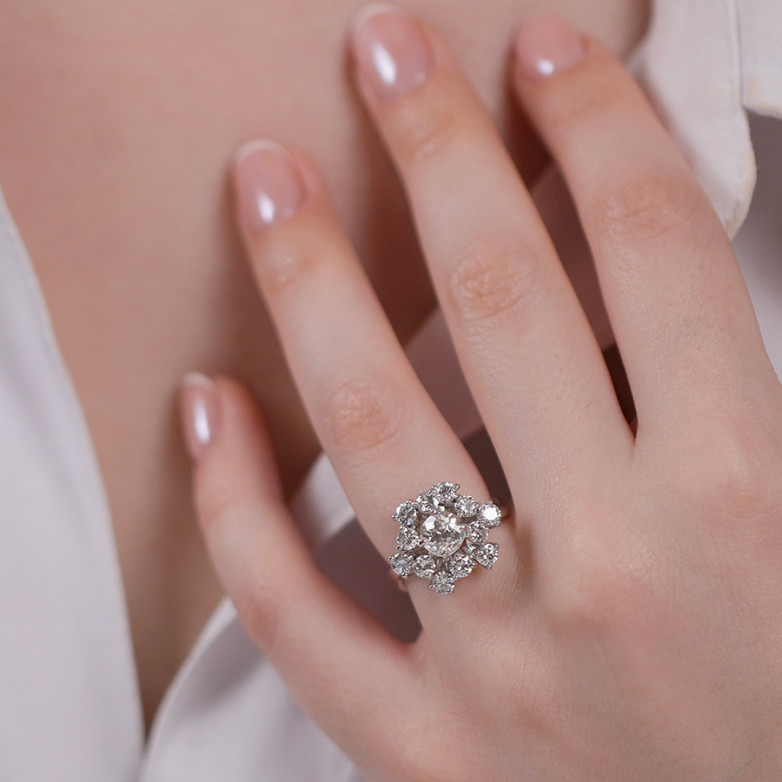 Bague marguerite diamants...