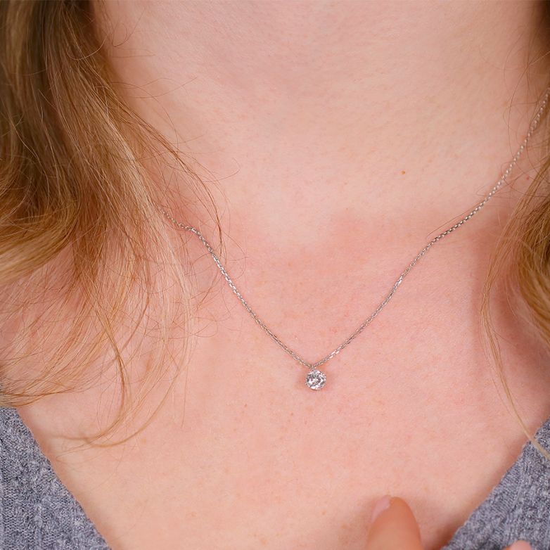 Collier or gris diamant (s) 