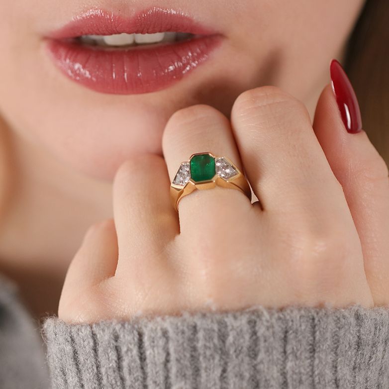 Bague or jaune émeraude et diamant(s) 