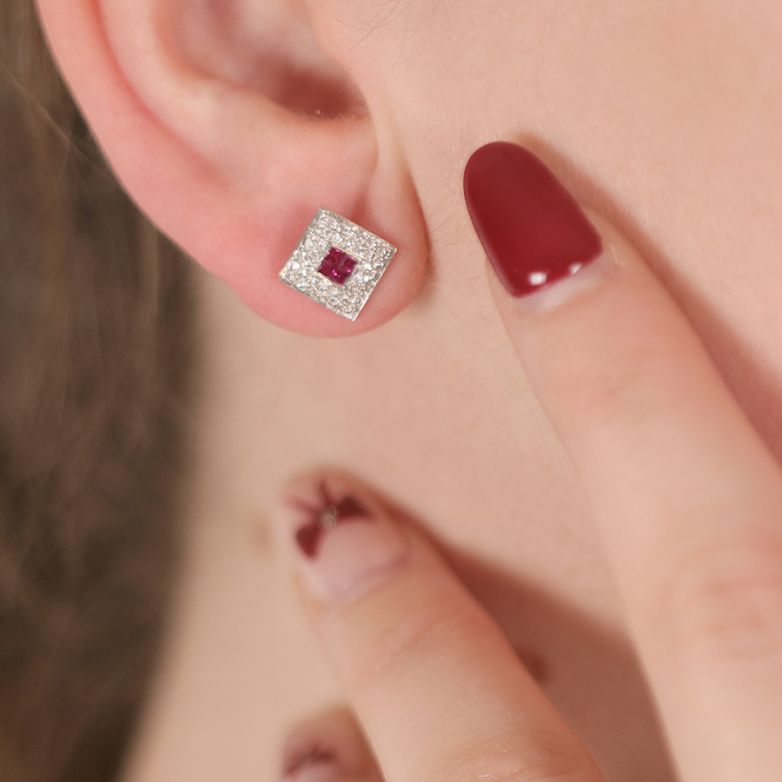 boucle d'oreille or gris diamant rubis 