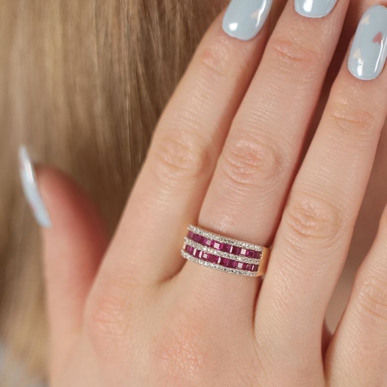 Bague or jaune rubis et diamant(s) 