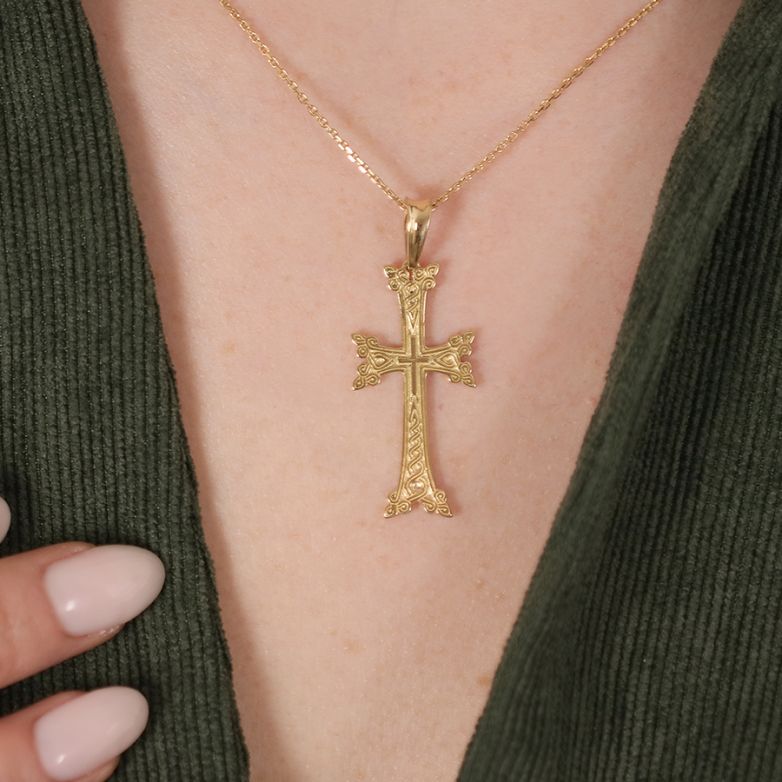 croix or jaune 