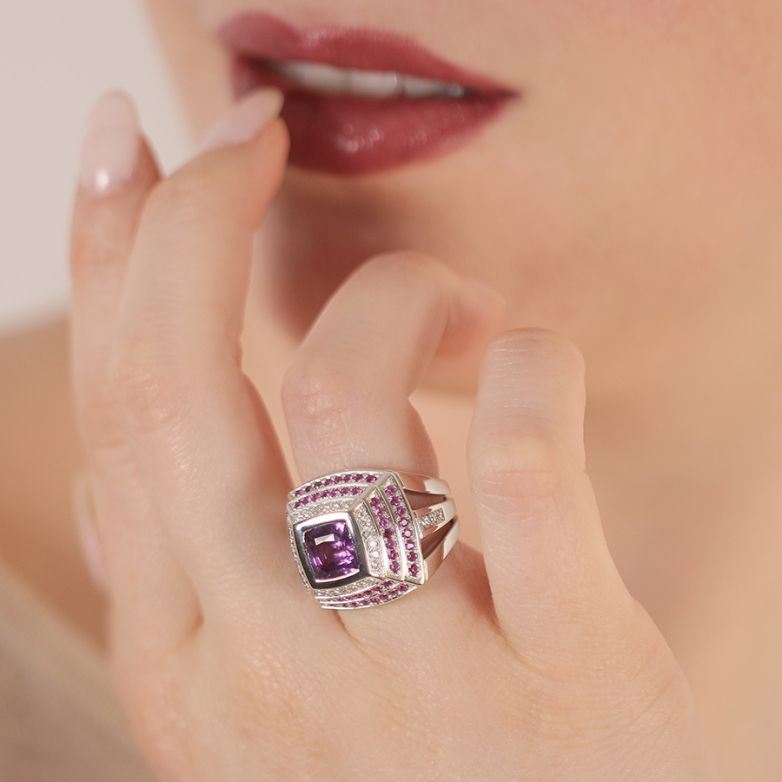 Bague or gris rubis et diamant(s) 