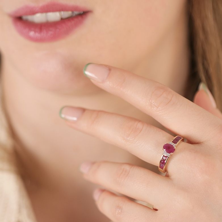 Bague or jaune rubis et diamant(s) 
