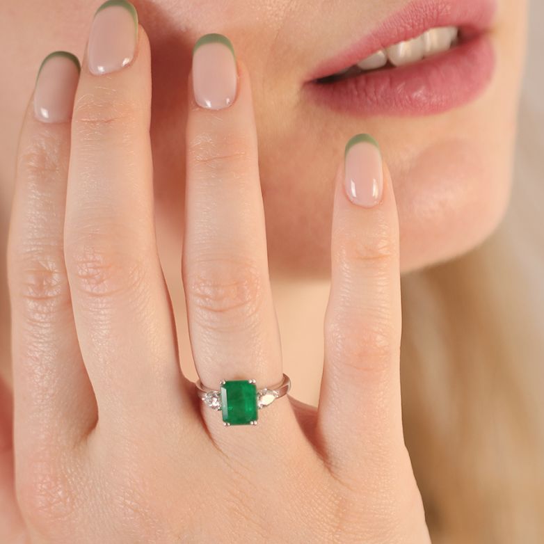 Bague or gris émeraude et diamant(s) 