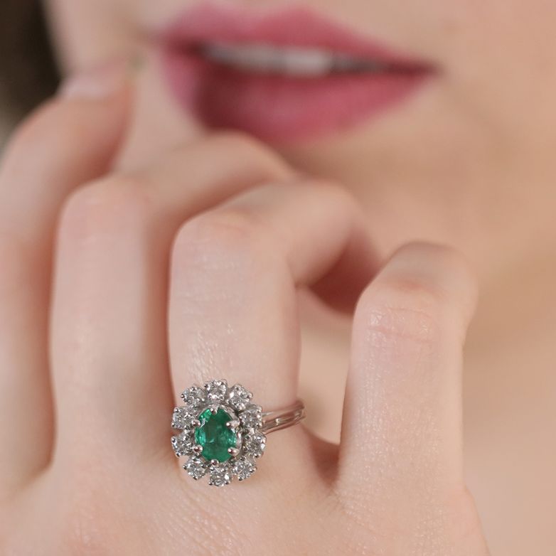 Bague or gris émeraude et diamant(s) 