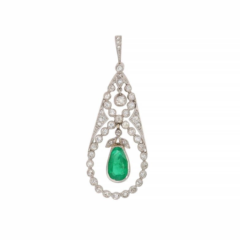 Pendentif or gris émeraude et diamant(s)