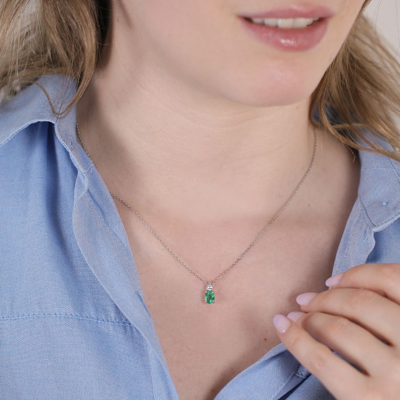 collier or gris émeraude et diamant(s) 