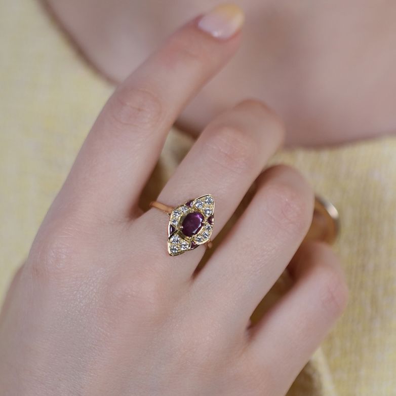 Bague or jaune rubis et diamant(s) 
