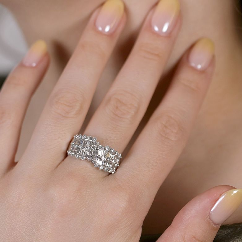 Bague or gris diamant (s) 