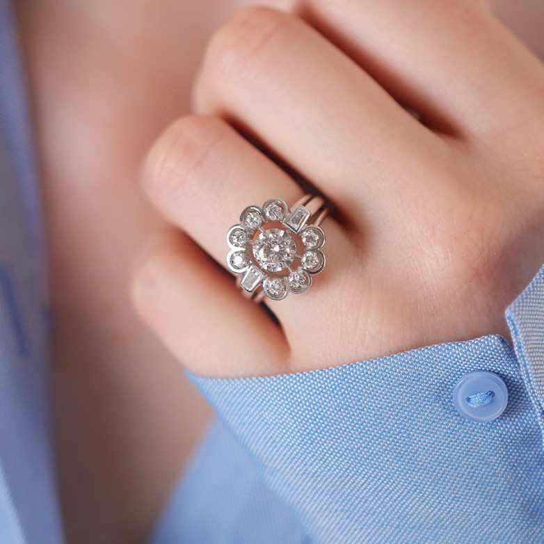 Bague marguerite diamants...