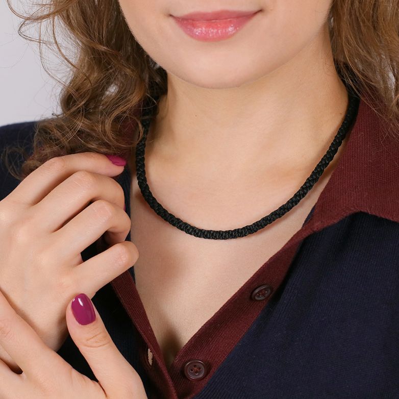 collier or jaune cordon en tissu