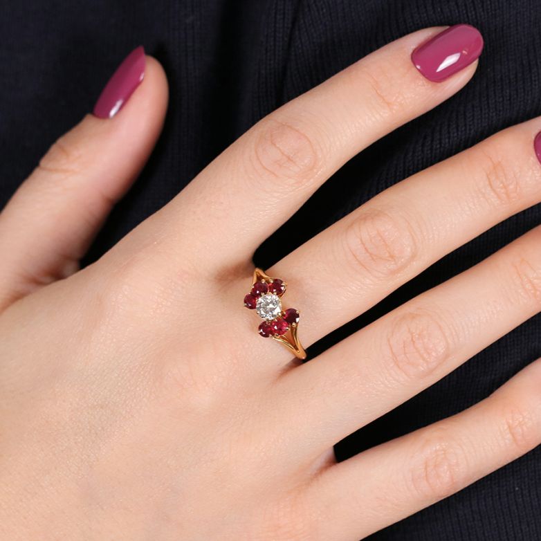 Bague or jaune rubis et diamant(s) 