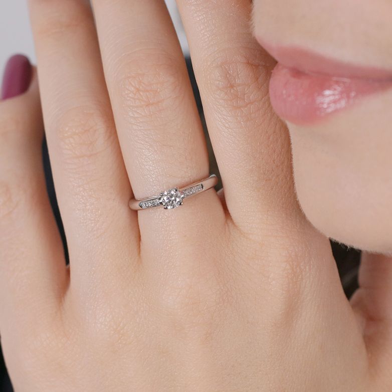 Solitaireor gris diamant (s) signé MAUBOUSSIN