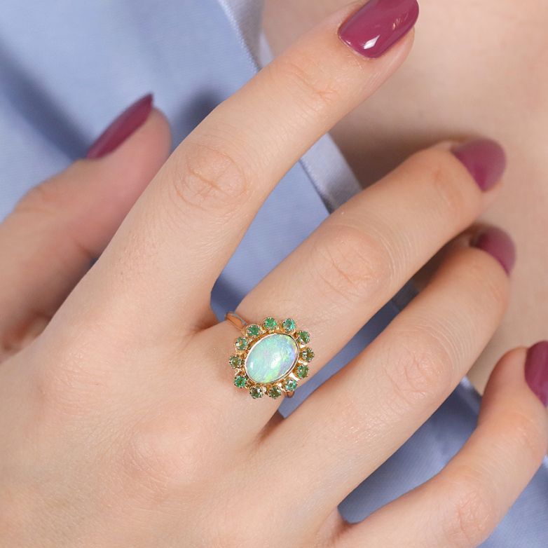 Bague or jaune Pierres Fines opale et émeraudes
