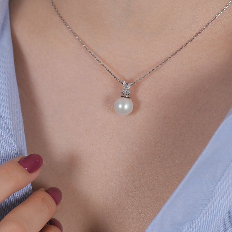 Pendentif or gris diamant et perle 