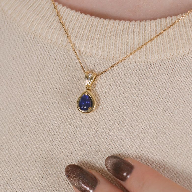Pendentif or jaune saphir et diamant(s) 