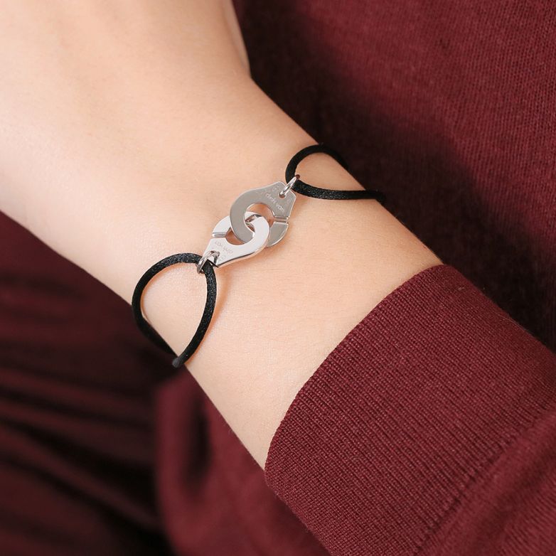 Bracelet or gris signé DINH VAN